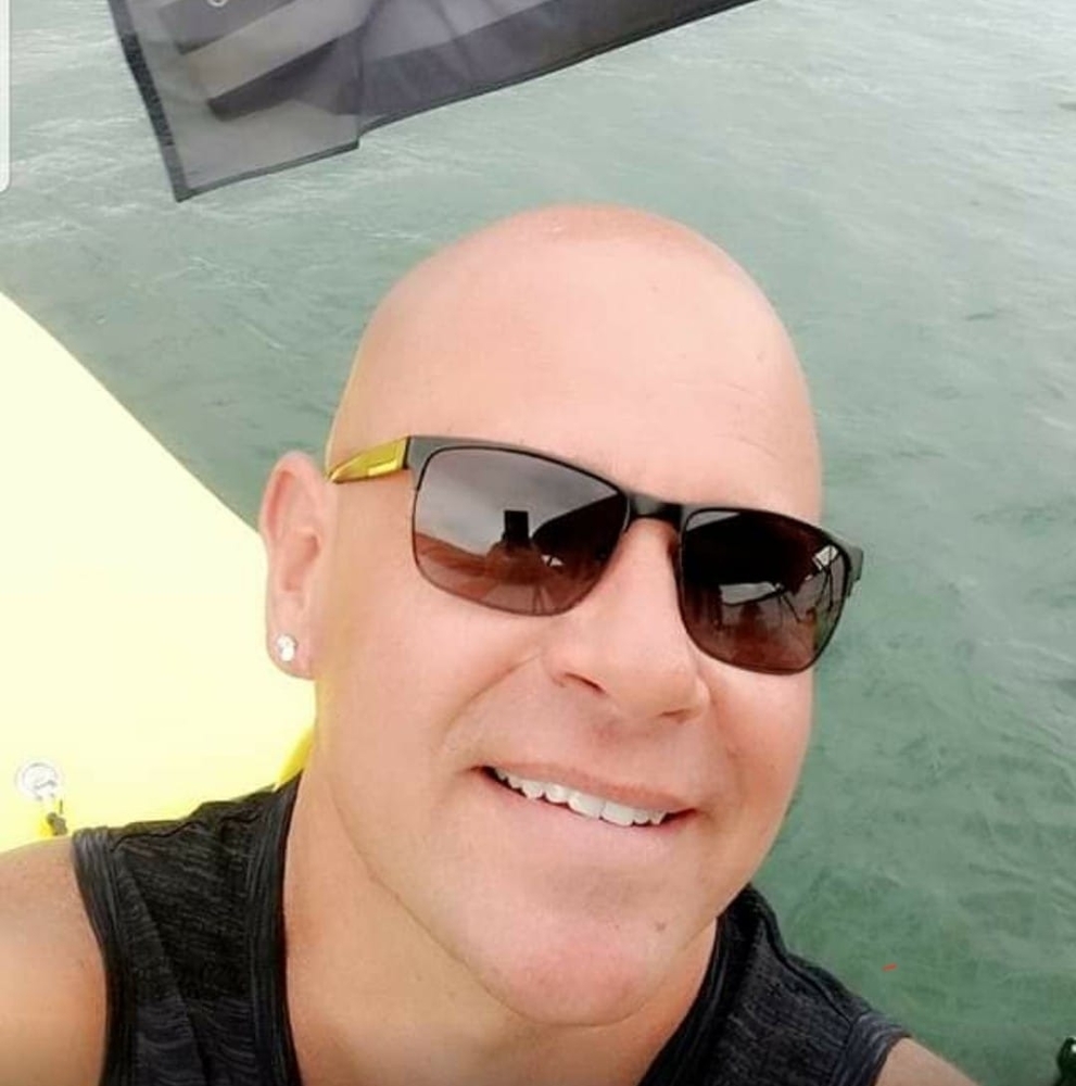 Meet your Posher, Dustin